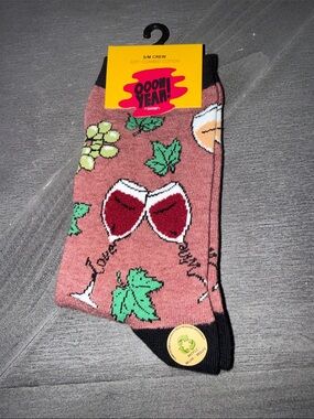Women’s Dusty Pink Wine Glass Crew Socks